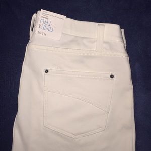 White jeggings never worn.